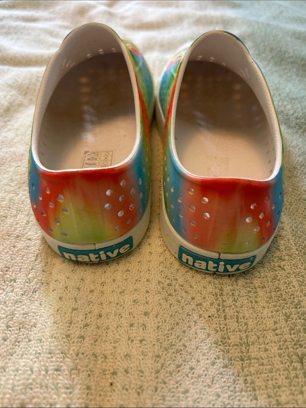 Native Kids Rainbow Tie-Dye Slip-On Water Shoes - White Trim Sz Youth 5